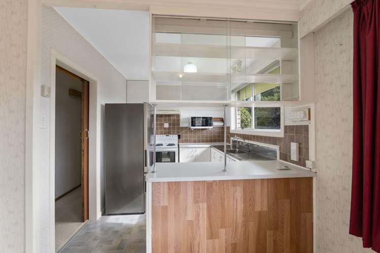 2/4 Severn Place Spotswood_5