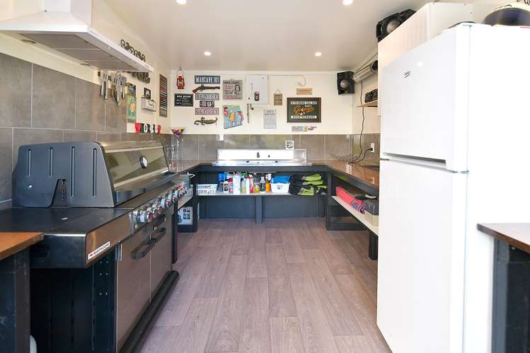 2 Adam Sunde Place Glen Eden_15