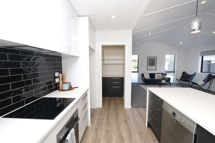 21 Redhaven Rise Netherby_7