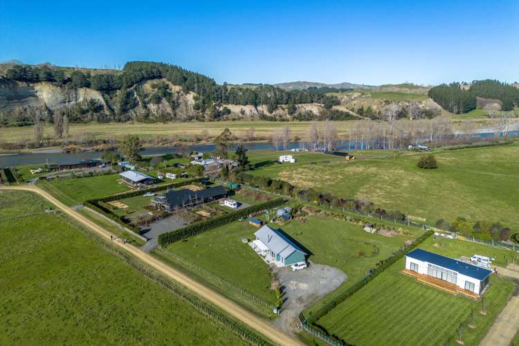 742b River Road Otane_31