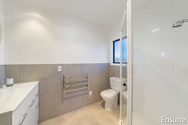 18 Betty Watt Grove Riverstone Terraces_13