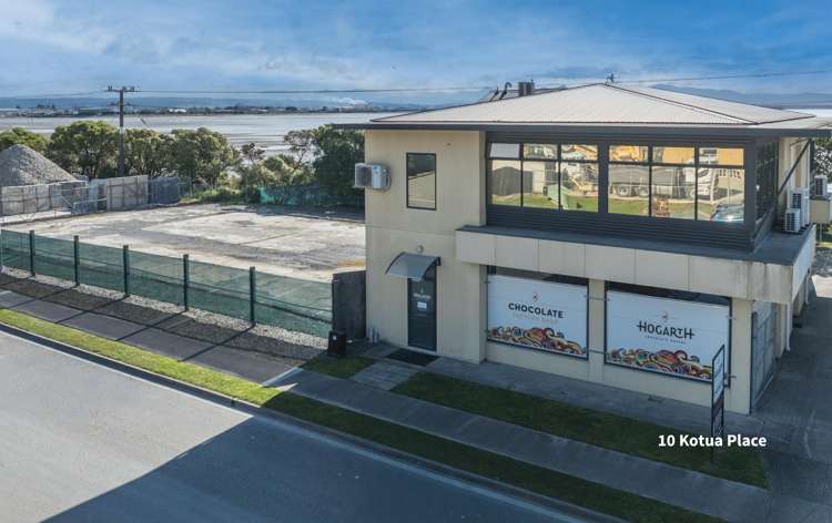 8 & 10 Kotua Place Stoke_2