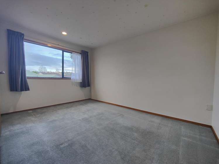 8 Auden Close 2369_12