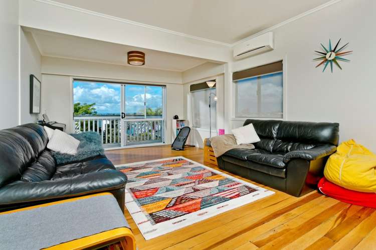 29 Seaview Road Castor Bay_11
