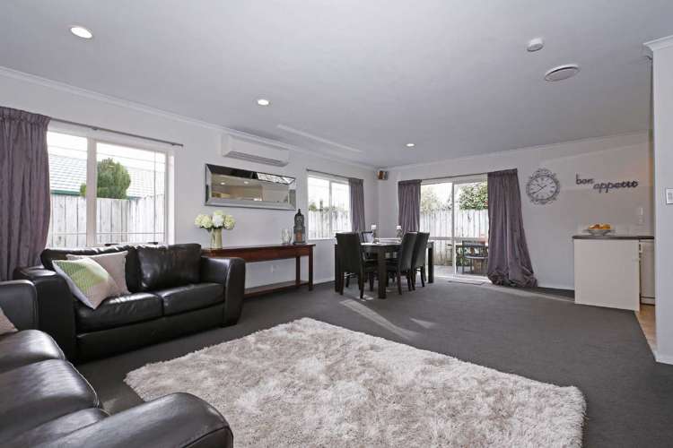 16 Gambia Grove 2743_4