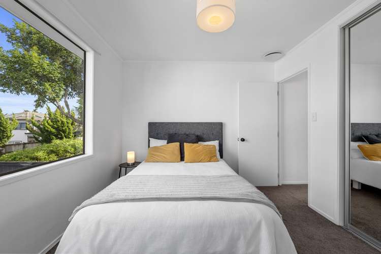 1/105 Sunset Road Totara Vale_17