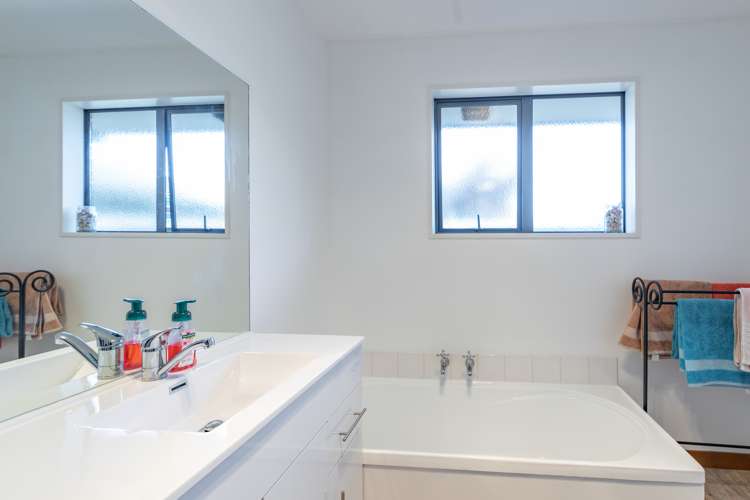 15 Bunting Place Woodend_17