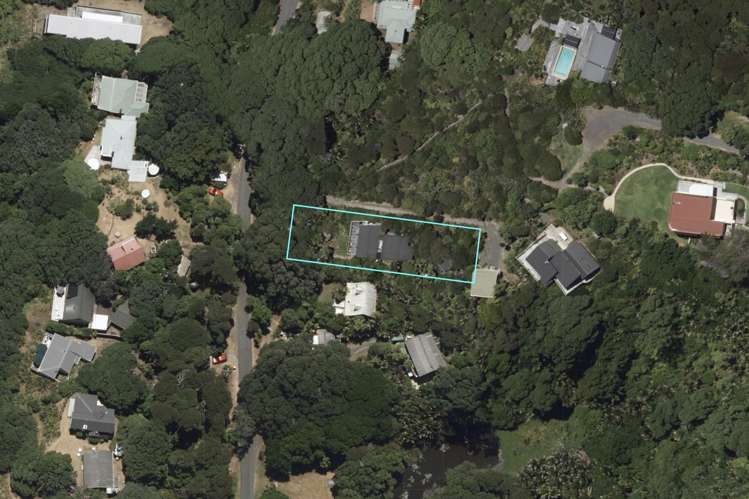 61 Garden Road Piha_17