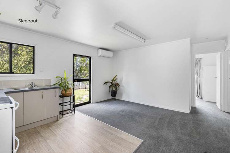 29 Amorino Drive Red Beach_19