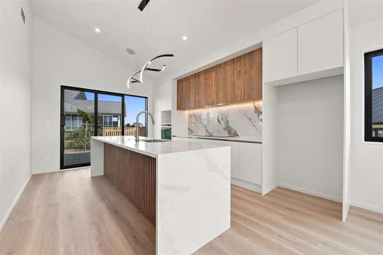 20 Whale Bay Rise Gulf Harbour_24