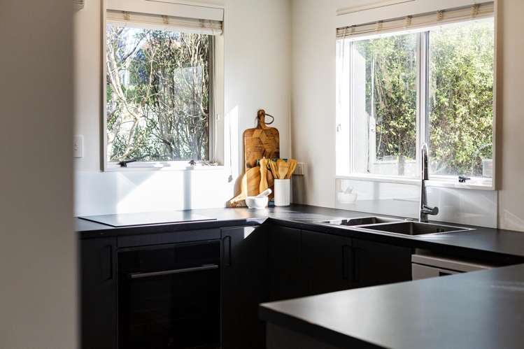 12A Bell Street Tawa_2