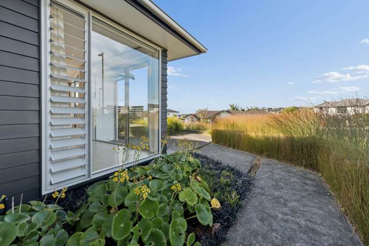 2 Colonial Drive Millwater_17