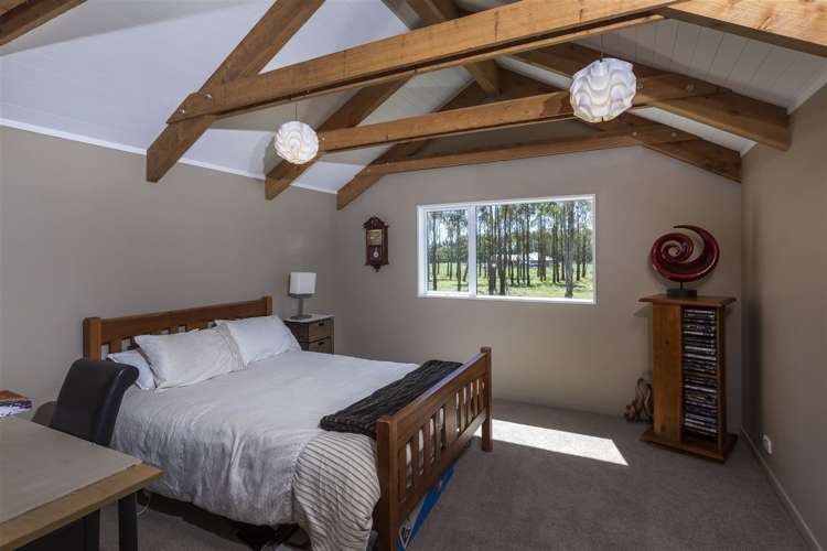 2279 South Eyre Road West Eyreton_13