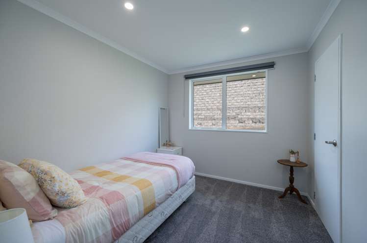 11 Woodford Lane Stoke_13