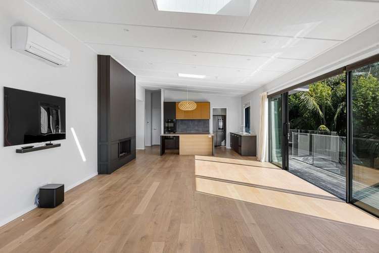 102 Vipond Road Stanmore Bay_12
