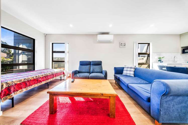 2/43 Clevedon Road_3
