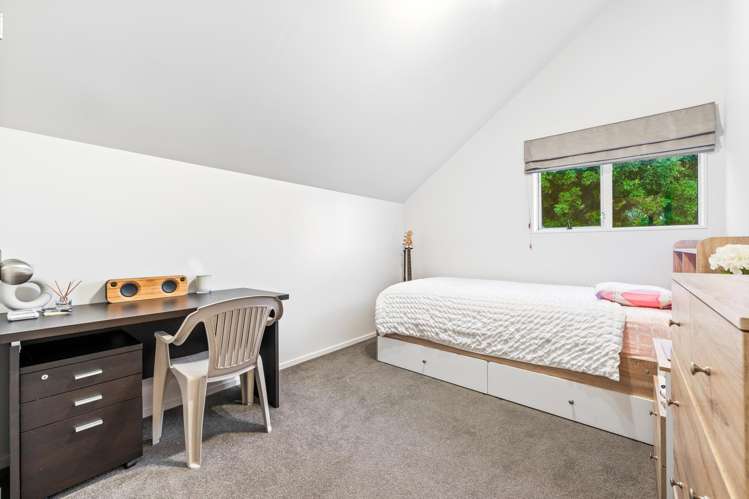 305 Royal Road Massey_16