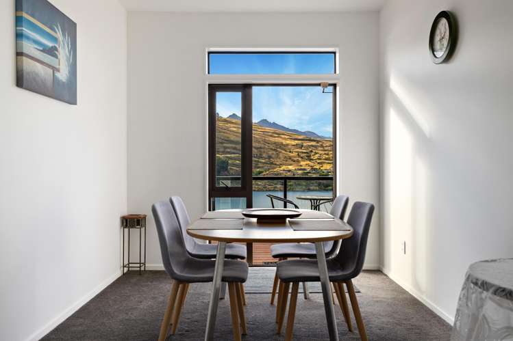 22 Golden Terrace Queenstown_11