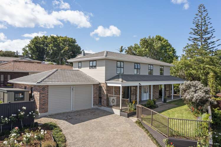 27 Lexington Drive Botany Downs_0