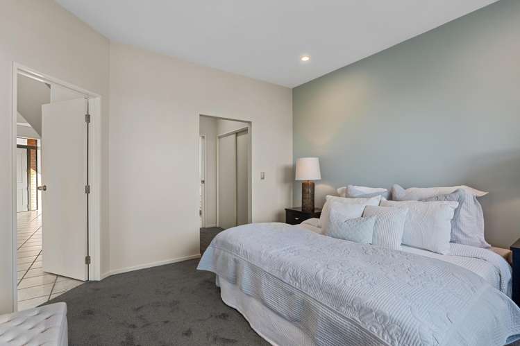 2 Harrys Way Redwood_13