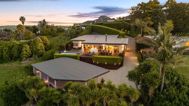 Immaculate Entertainer's Dream Home