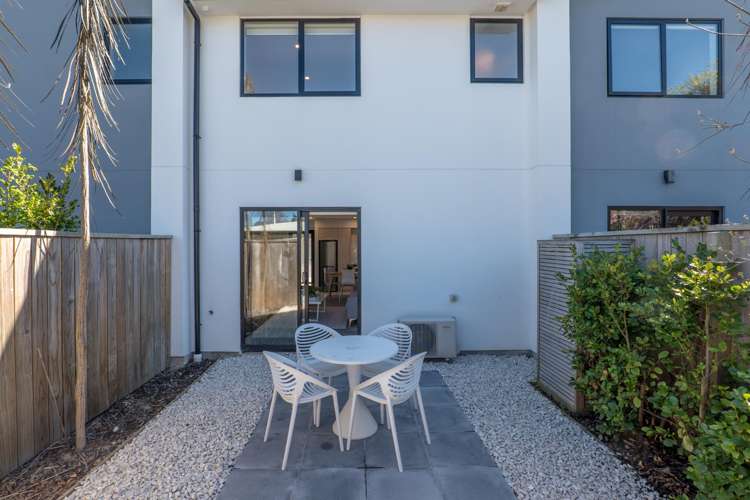 15/25 Hargest Crescent Sydenham_11