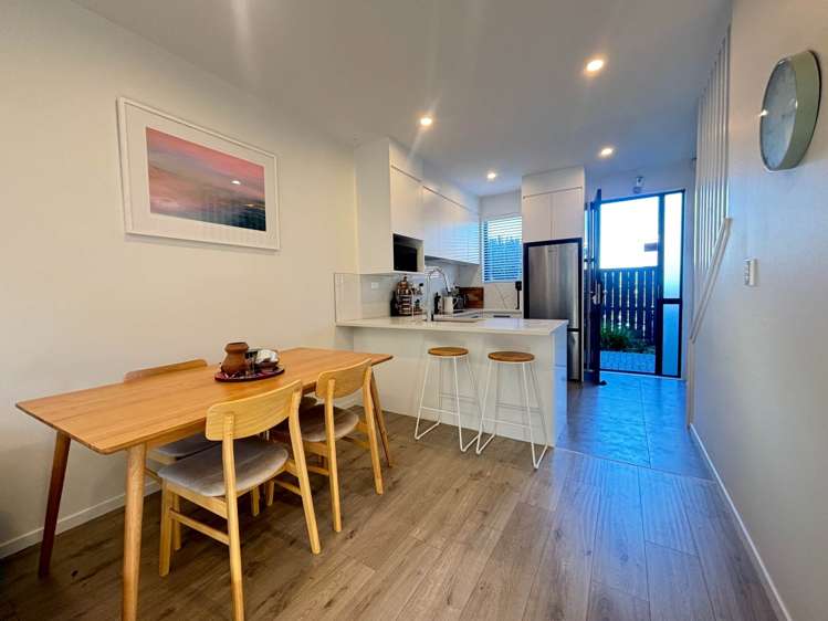 4/11 Jaemont Avenue Te Atatu South_6