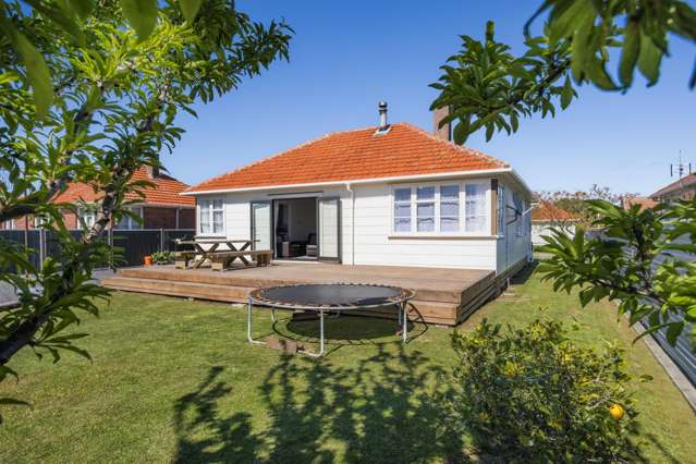 Serious deck. Serious garage. Seriously good!