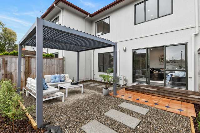 2/42 Fields Parade Oteha_1