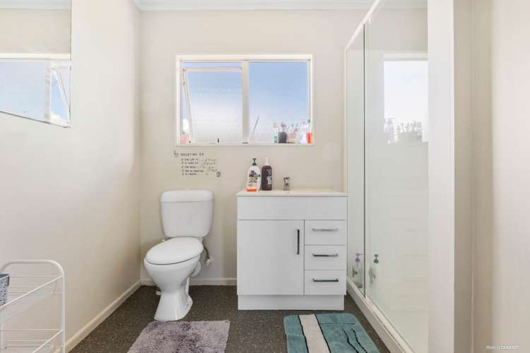 2/22 Tamworth Close Manurewa_4