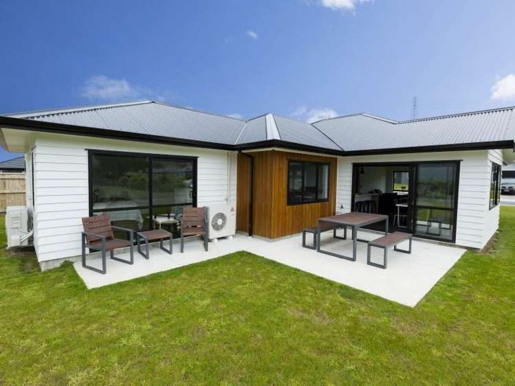 98 Riverstone Drive Riverstone Terraces_16