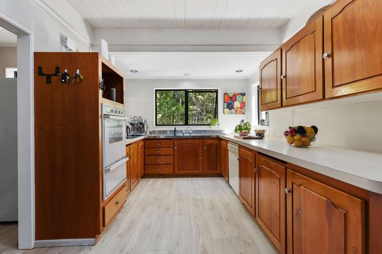 3 William Pitcher Place Greenhithe_6