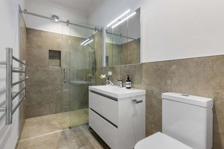 27 Friend Street Karori_11