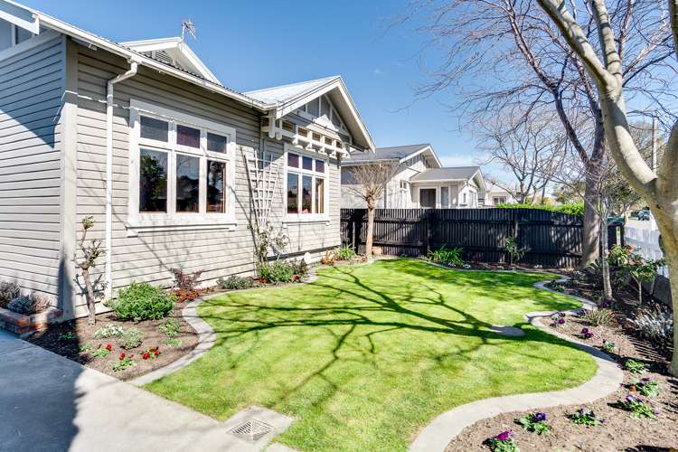 1 Campaign Street Napier South_19