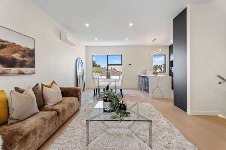 6/36 Seccombes Road_0