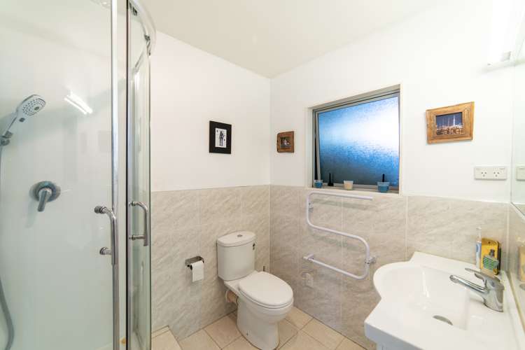 45a Sunset Road Totara Vale_17