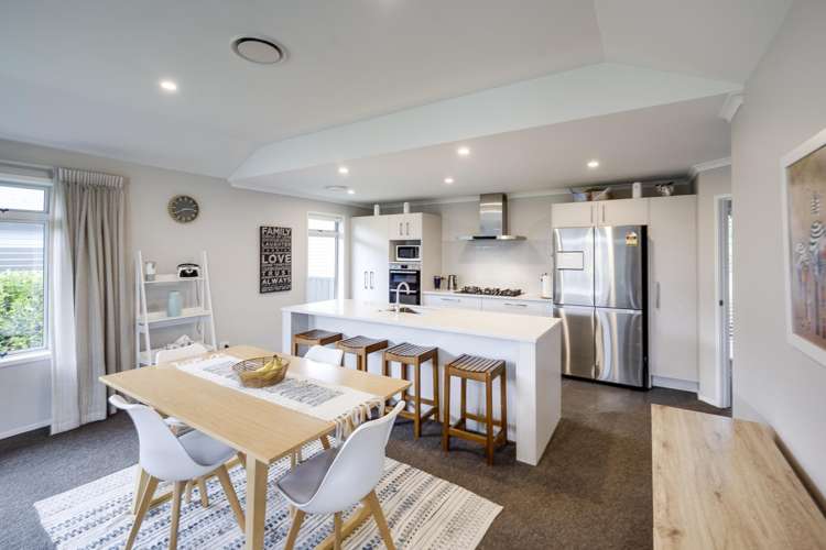412 Nottingley Road Frimley_3