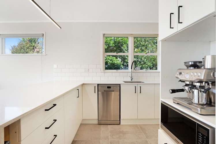 1/3 Rishworth Avenue Stanmore Bay_5