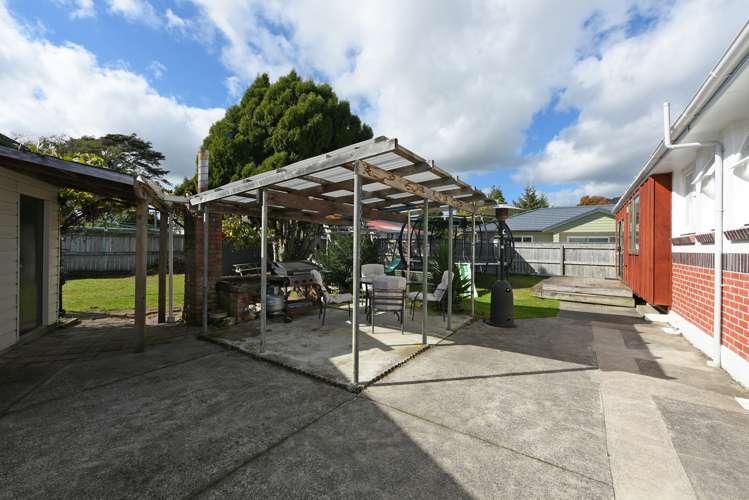 2/25a Ward Street Trentham_19