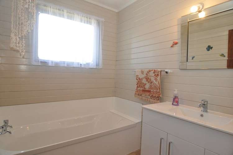 106 Blane Place Whangamata_12