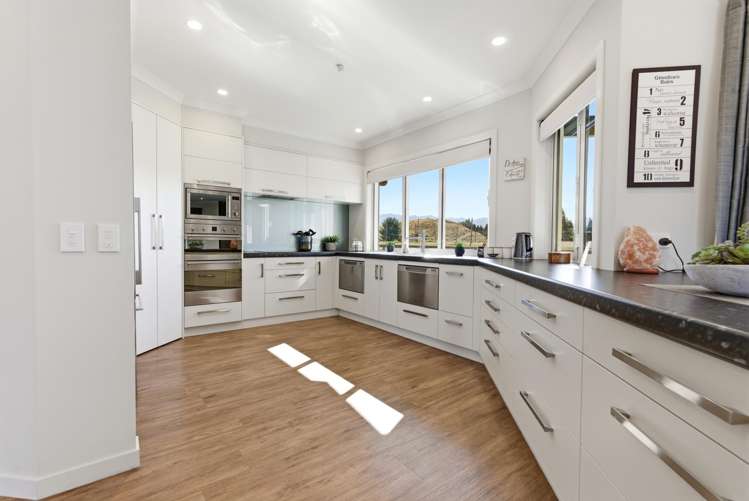 14 Lakeland Avenue Twizel_7