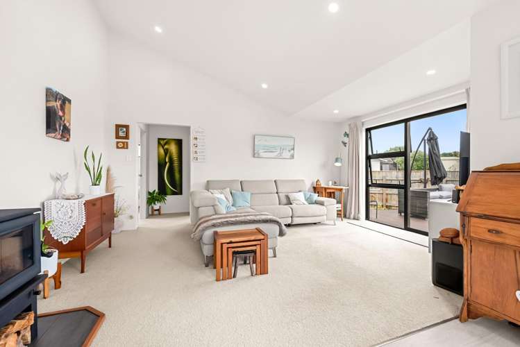 1 Colenso Place ōtaki Beach_10