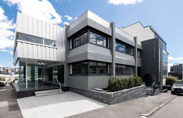 CENTRAL CORNER SHOWROOM OR OFFICE