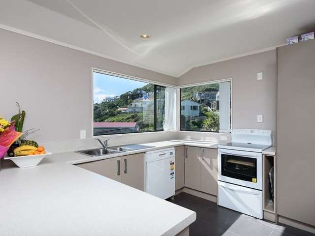 6 Dennis Way Island Bay_1