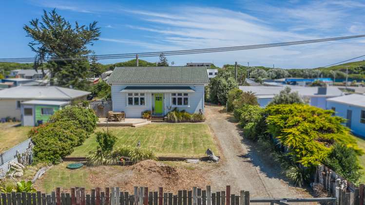 14 Rangitane Street Himatangi Beach_17