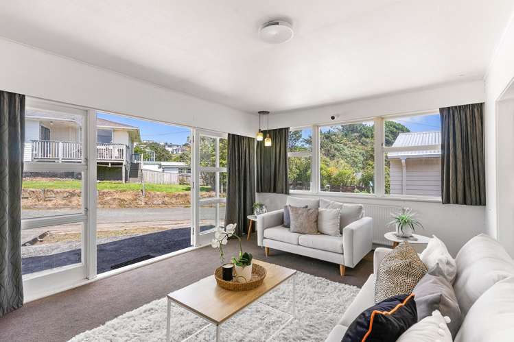 2 Christopher Way Paparangi_4