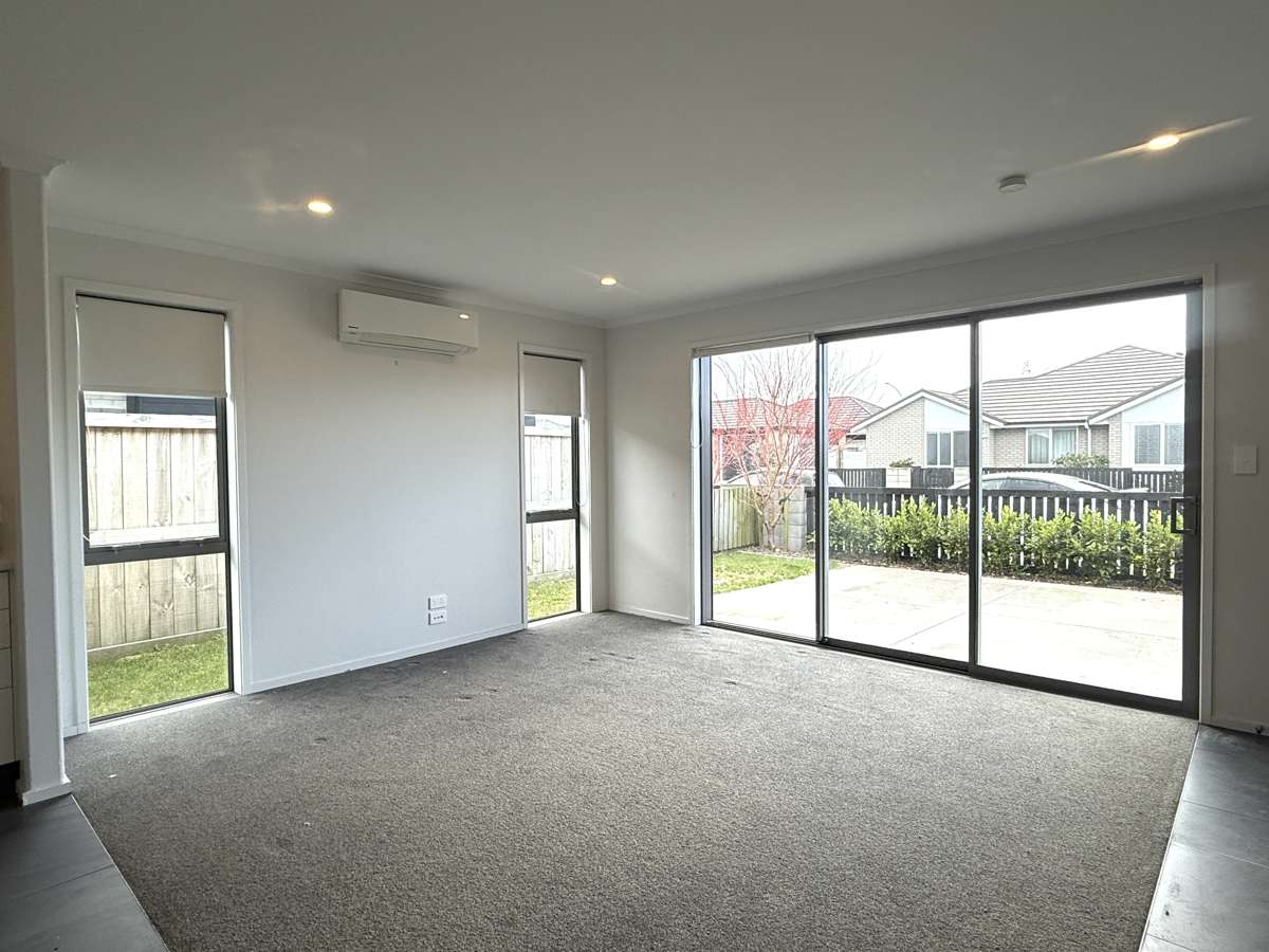 Modern, easy, Papamoa living 5