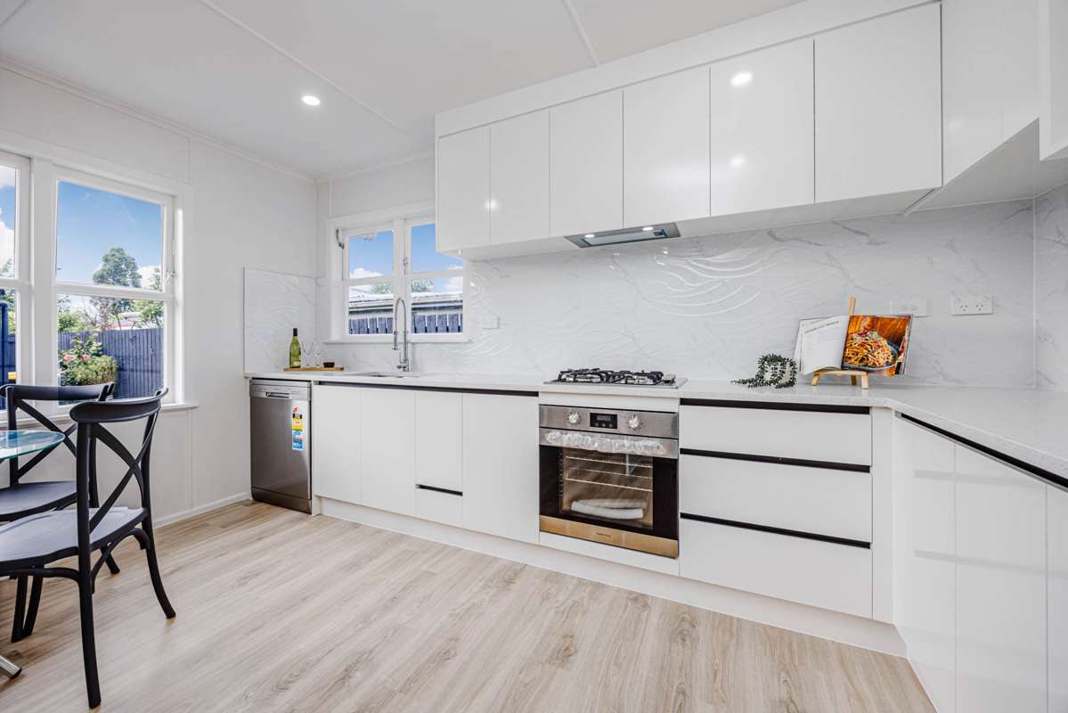 2/174 Russell Road_3