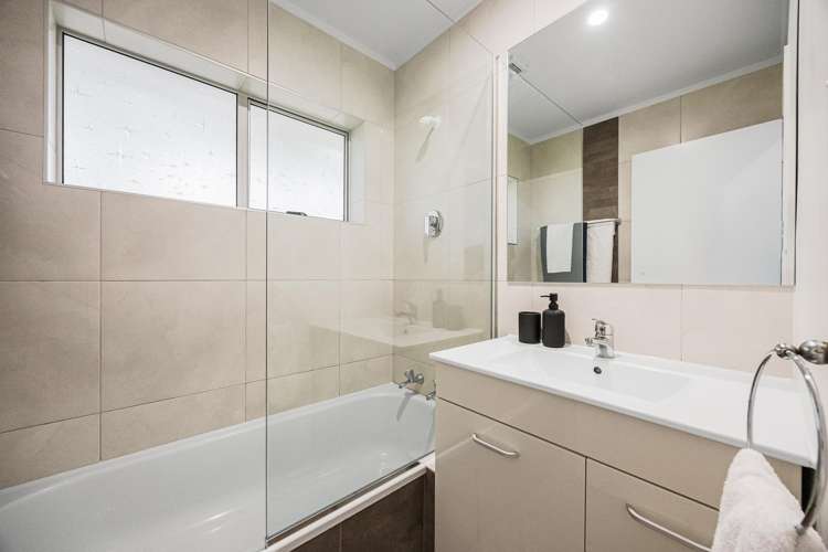 1/12 Landseer Place Mt Roskill_19