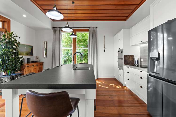 1 Roslyn Road Bluff Hill_8